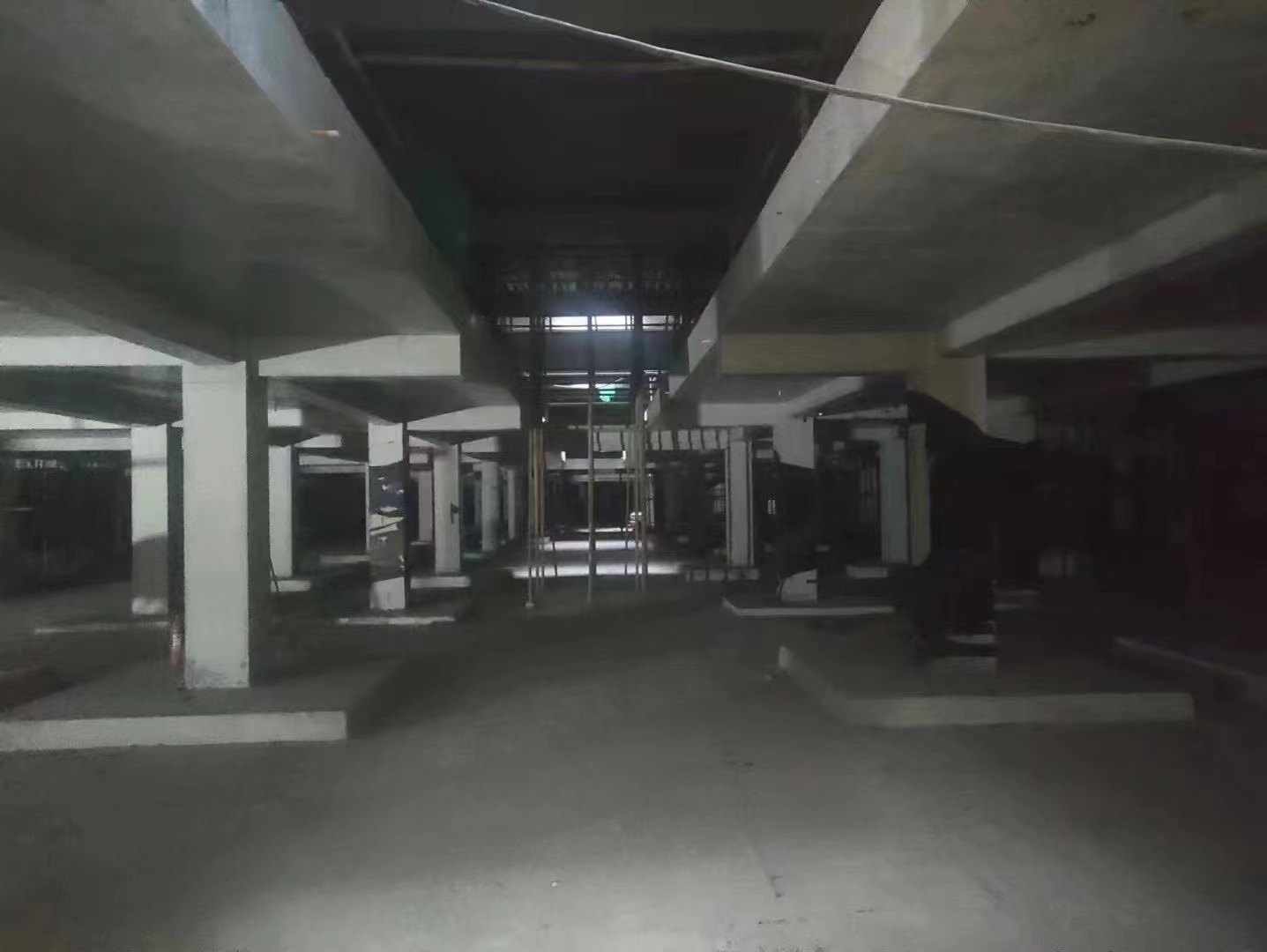 西城山东又一个上海博普LOFT车库拔地而起